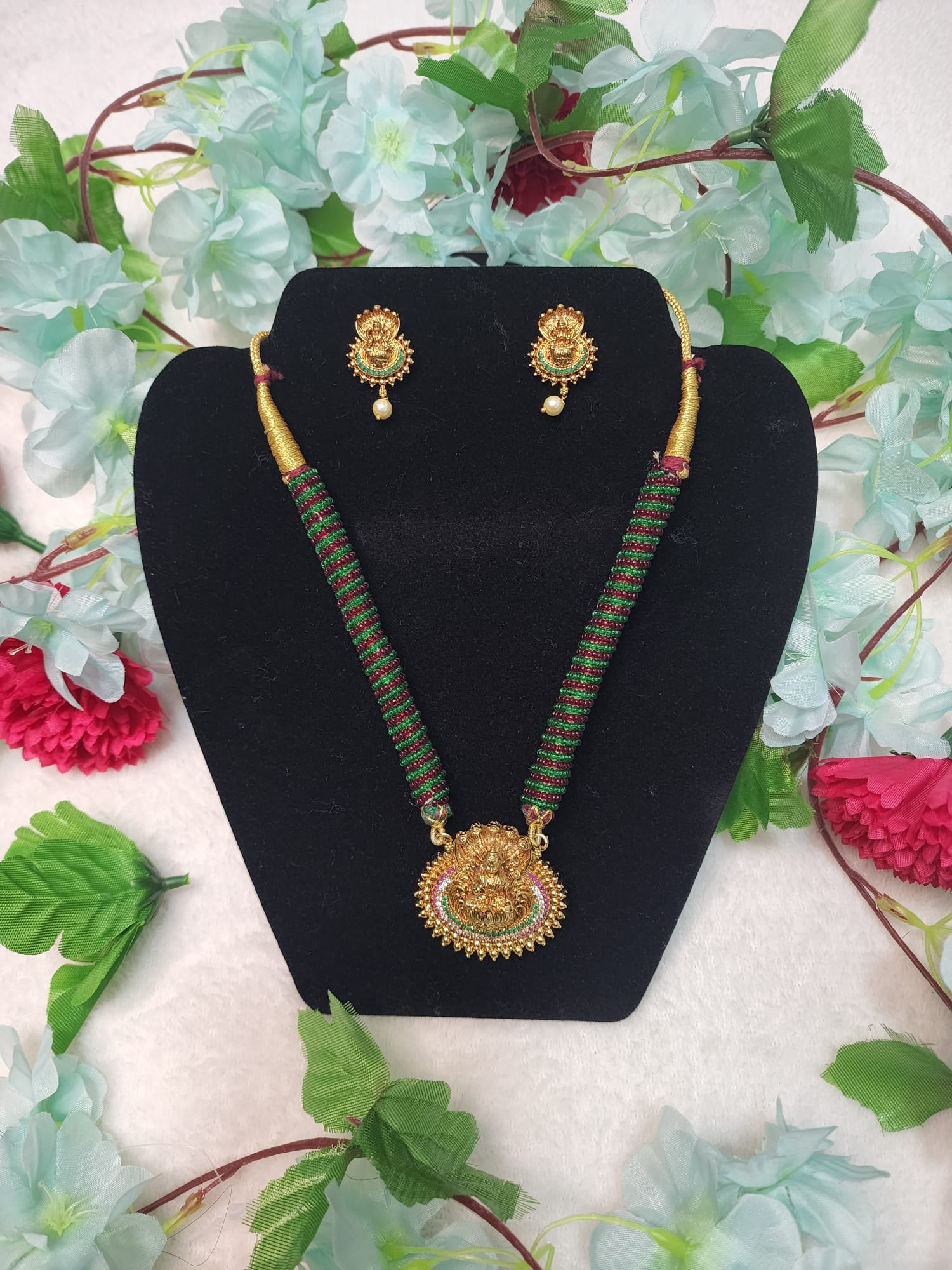 SKU267 Green and Red Beads Necklace Set - Image 1